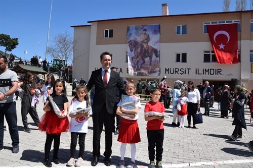 23 NİSAN ULUSAL EGEMENLİK ve ÇOCUK BAYRAMI İLÇEMİZDE COŞKUYLA KUTLANDI.